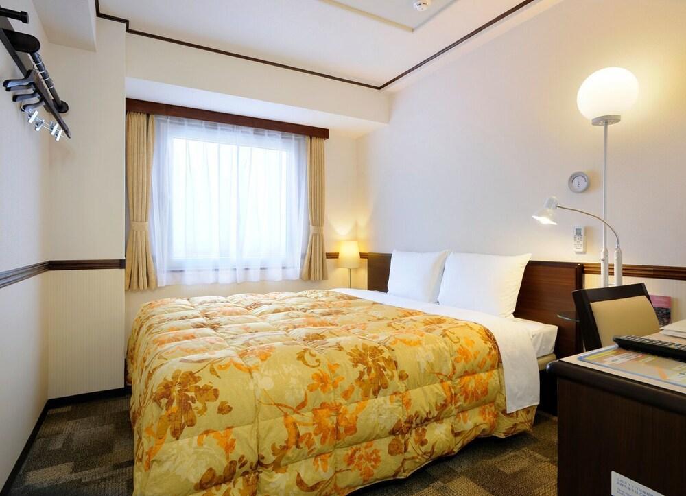 Toyoko Inn Fukuyama-Eki Shinkansen Minami-Guchi Exterior photo